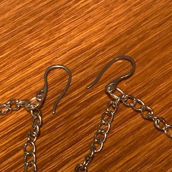 Criminal Undercover BTS Inspired Heart Handcuff Earrings - Picture 3 of 5
